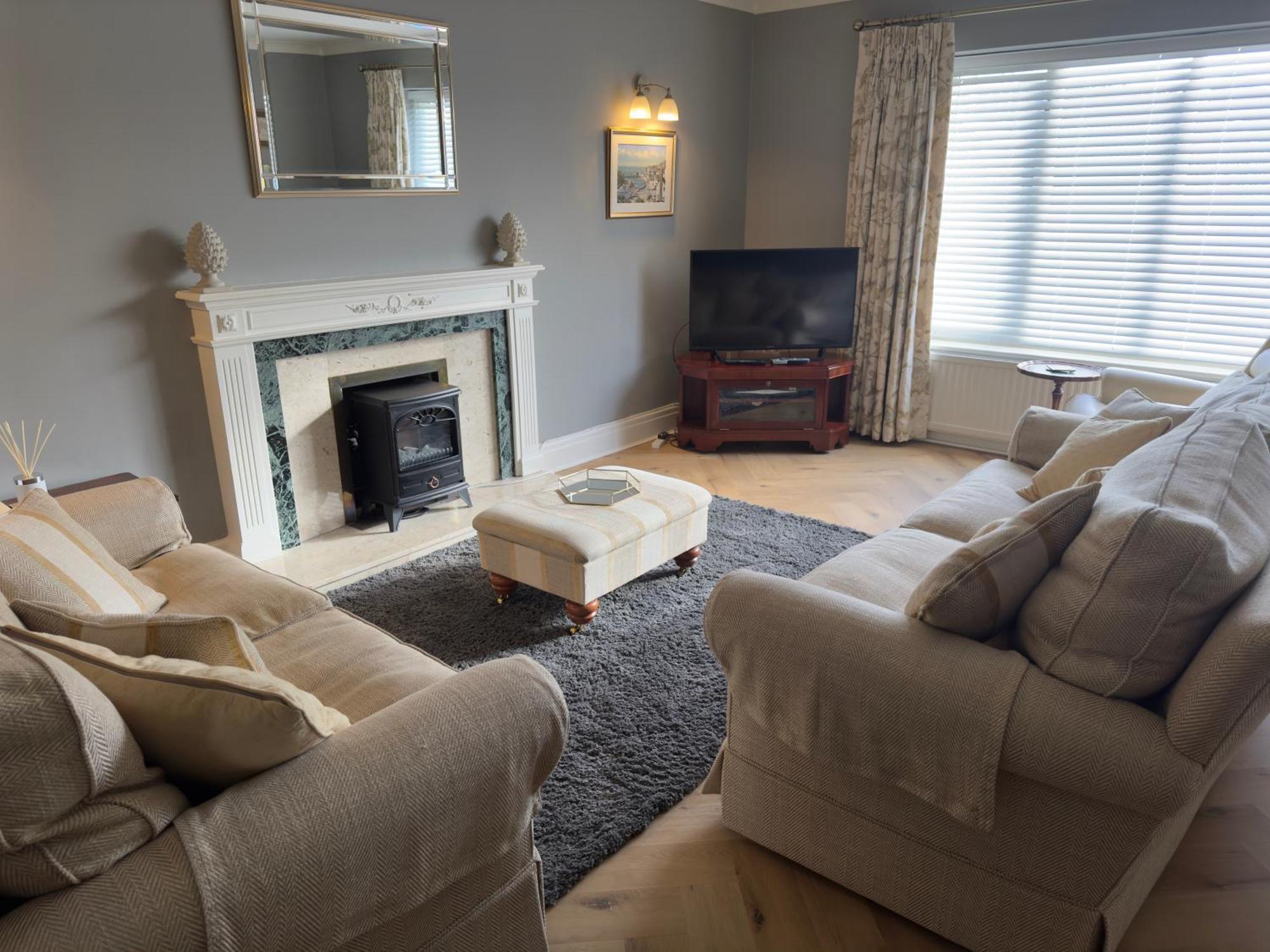 Vast, Elegant Home With Indoor Pool & Sauna Near Popular Golf Course Kington  Kültér fotó