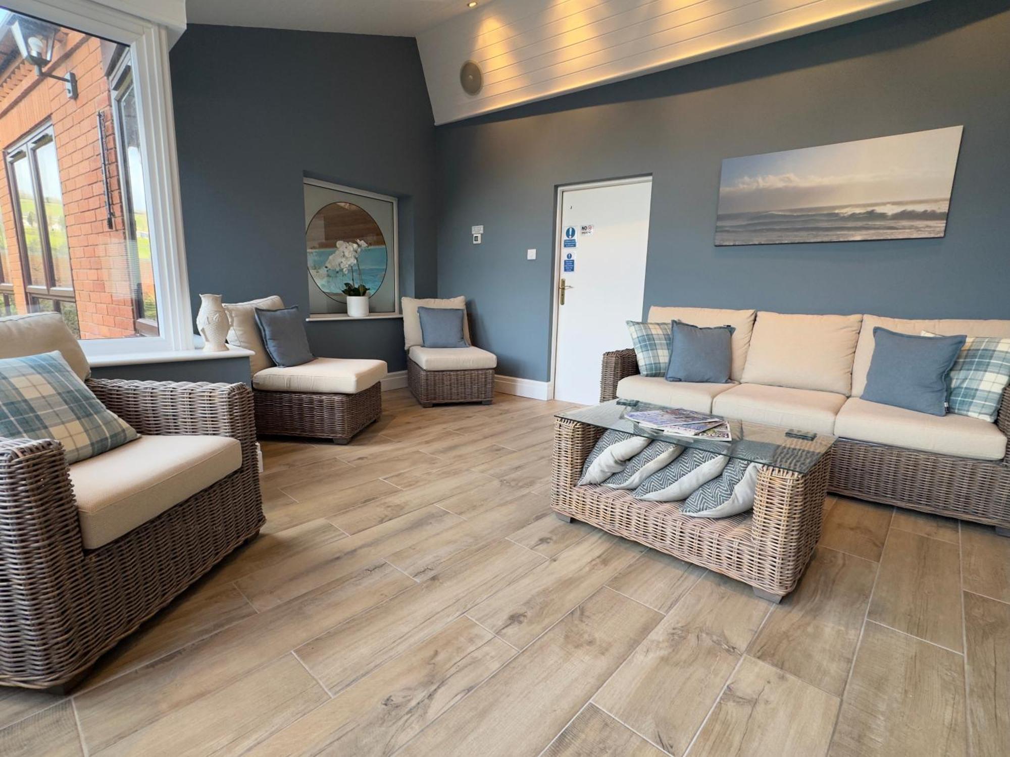 Vast, Elegant Home With Indoor Pool & Sauna Near Popular Golf Course Kington  Kültér fotó