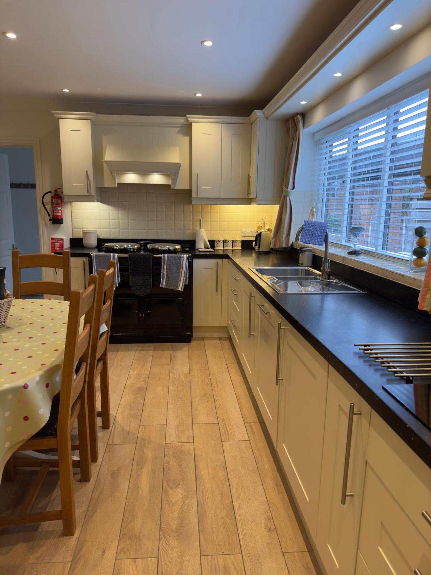 Vast, Elegant Home With Indoor Pool & Sauna Near Popular Golf Course Kington  Kültér fotó